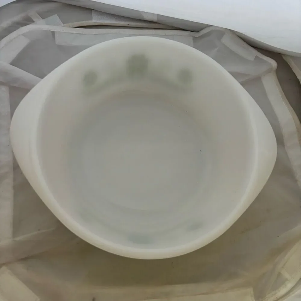 Glasbake Green Daisy J514 Milk Glass 2 QT Casserole Dish 1970’s